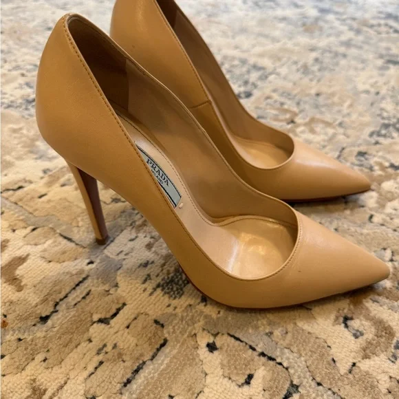 Prada Capretto Basic Leather Pumps 37 - Picture 4 of 9
